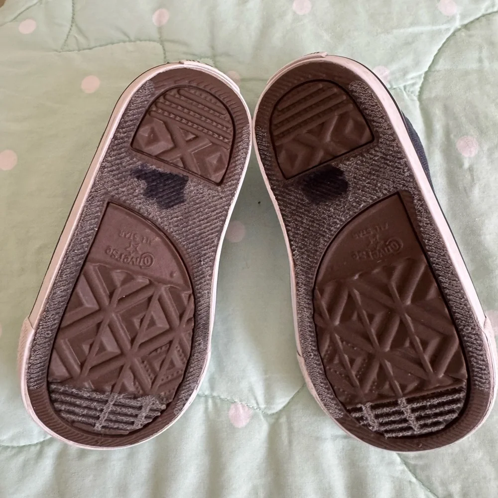 Converse Velcro Blue Kids Sneaker size 6